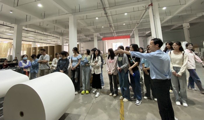 外國語學(xué)院英語系師生赴企業(yè)開展技術(shù)交流學(xué)習(xí)活動(dòng)
